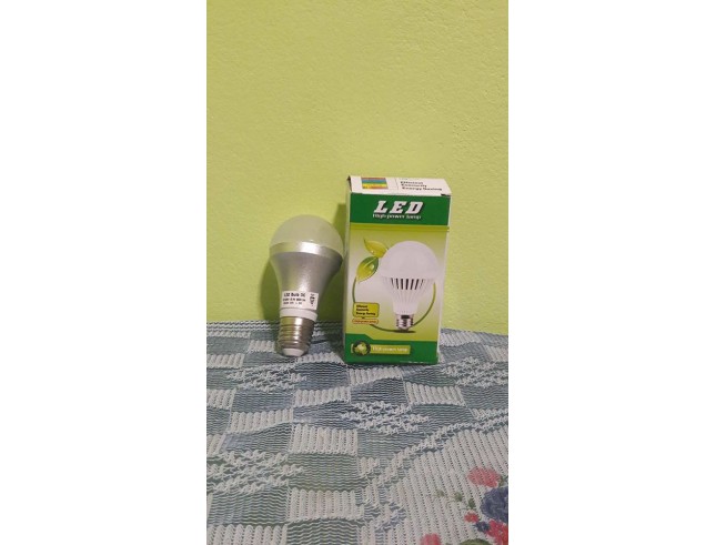 LED Bulb E27 6วัตต์ 12V  Daylight